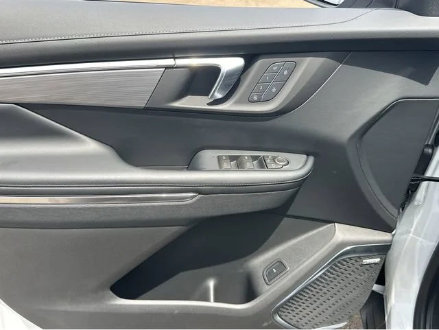 New 2026 Summit White Buick Preferred image 23