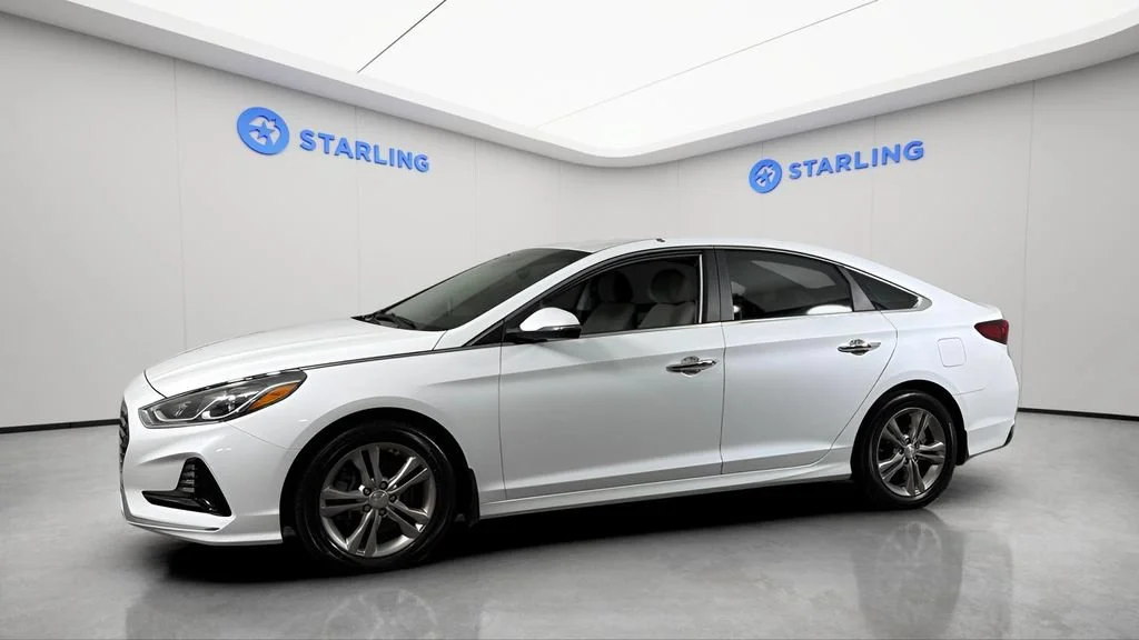 Used 2018 White Hyundai SEL image 2
