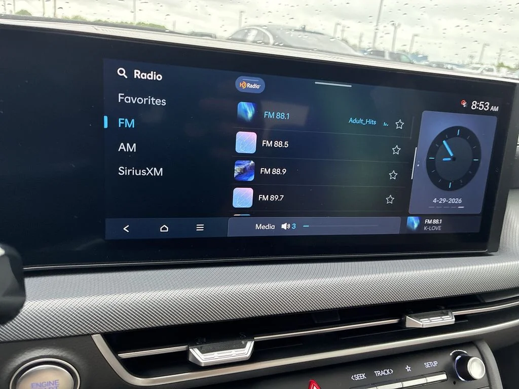 Used 2025 Gray Hyundai SEL image 15
