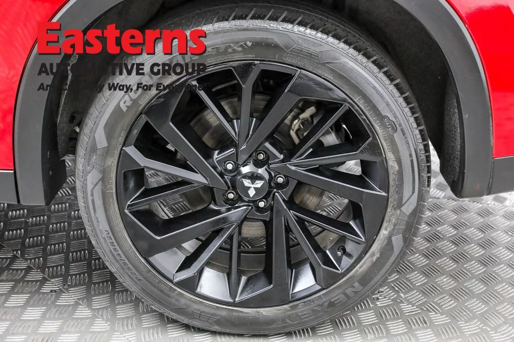 Used 2023 Red Mitsubishi SE image 33