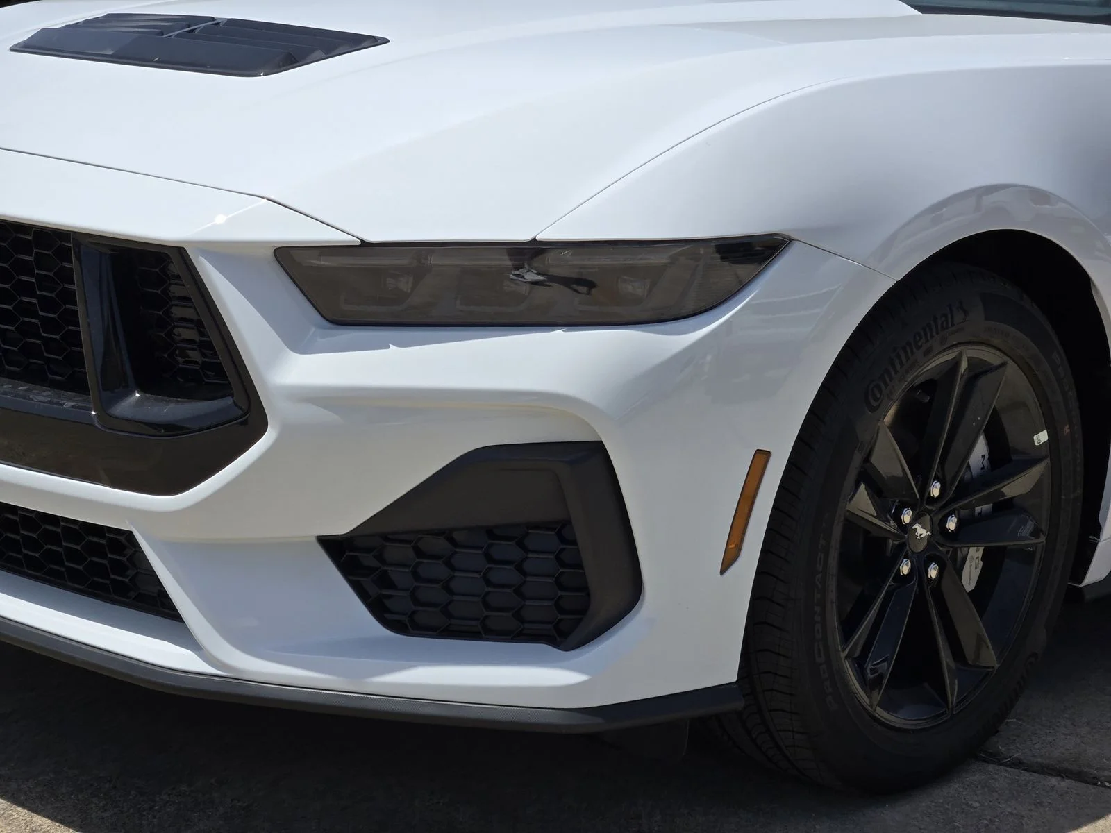New 2026 Oxford White Ford GT Fastback image 5