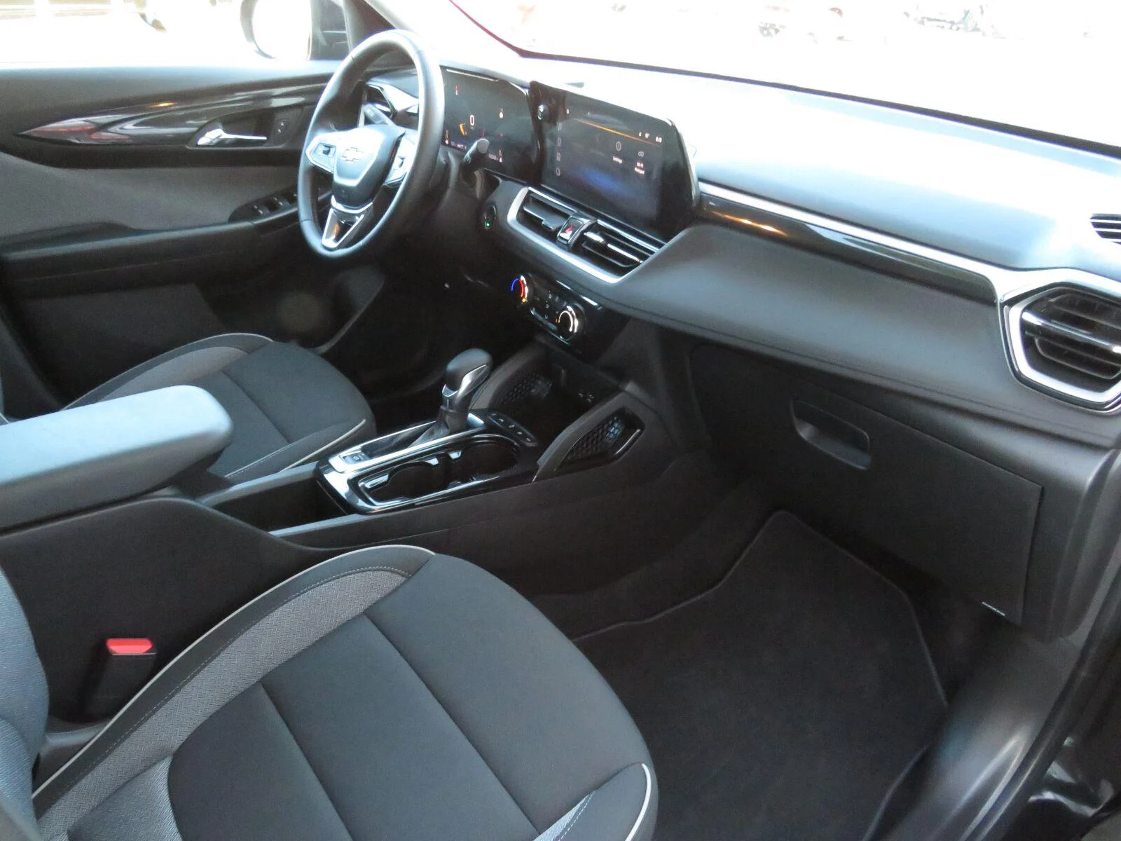 Used 2026 Mosaic Black Metallic Chevrolet LT image 25