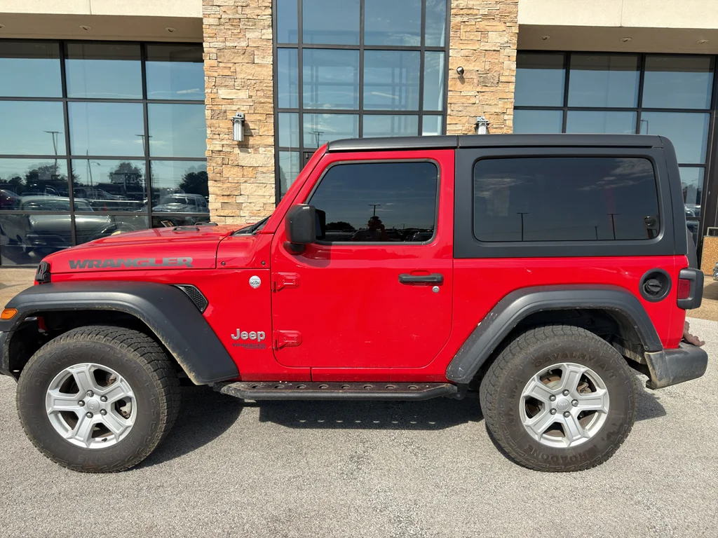 Used 2019 Firecracker Red Clearcoat Jeep Sport S image 2