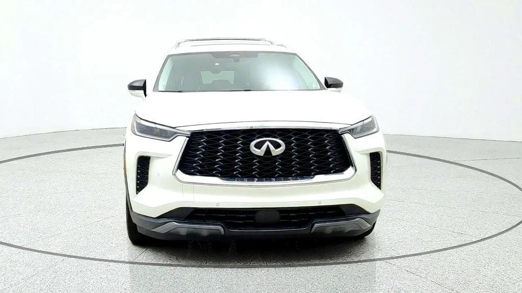 Used 2024 Majestic White INFINITI SENSORY AWD w/ Vision Package & Head-Up Display image 2