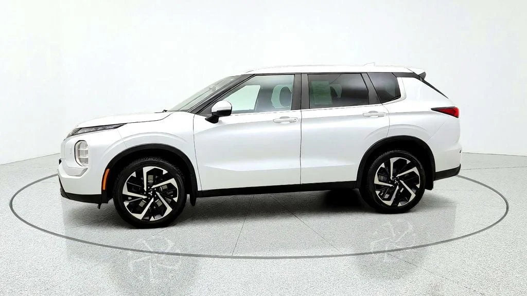 Used 2022 White Diamond Mitsubishi ES S-AWC w/ Convenience Package & 20