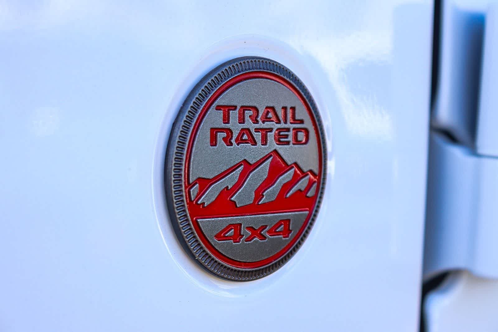 New 2026 Bright White Clear-Coat Exterior Paint Jeep Rubicon X image 9