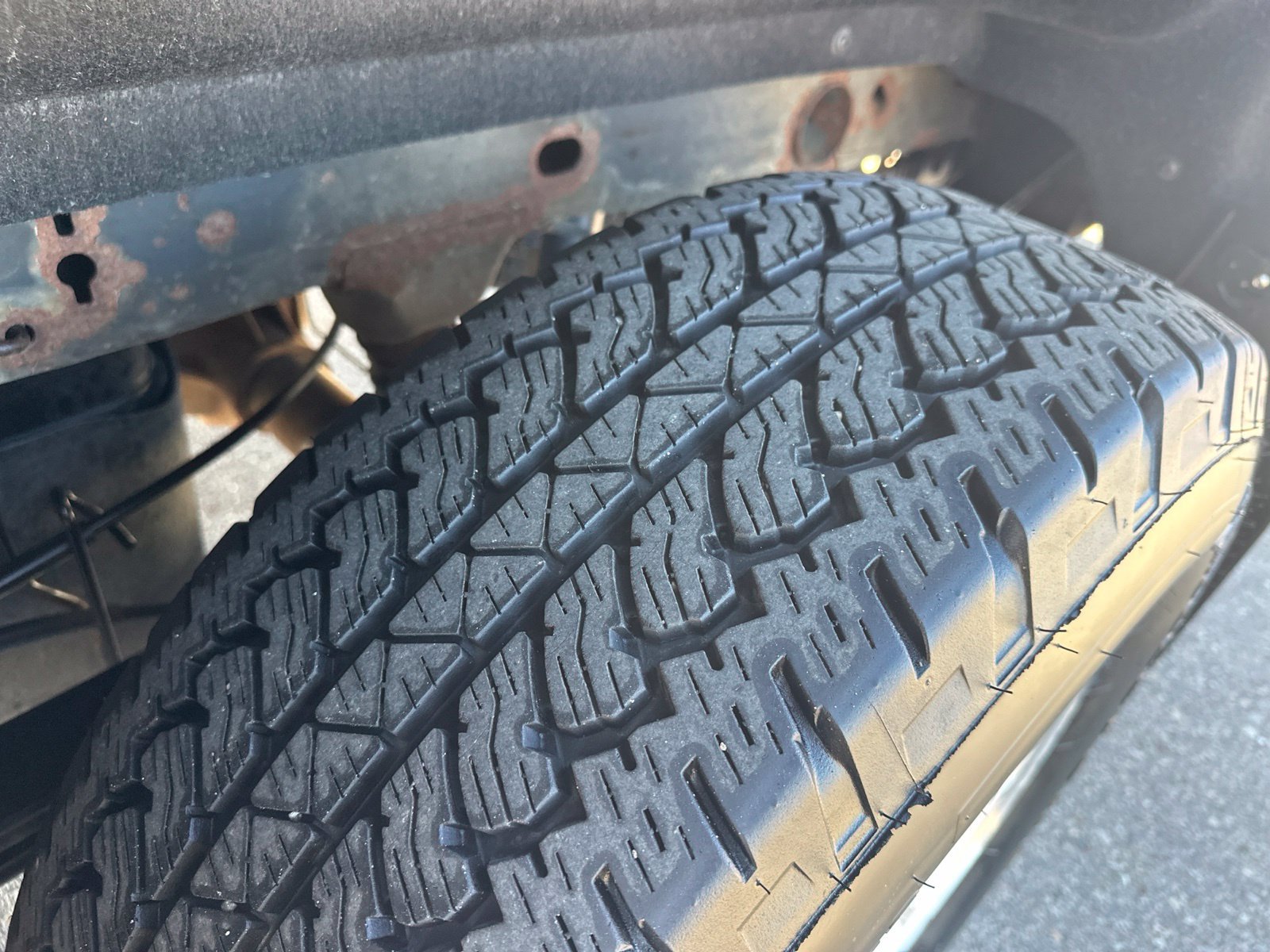 Used 2014 Brown GMC SLE image 11
