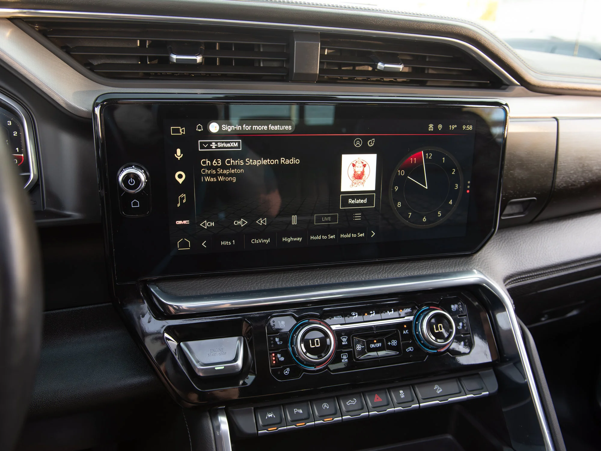 Used 2025 Black GMC Denali* | Crew Cab | Super Cruise | 3.0L Duramax | 305 HP | 495 LB-FT | Sunroof | image 31