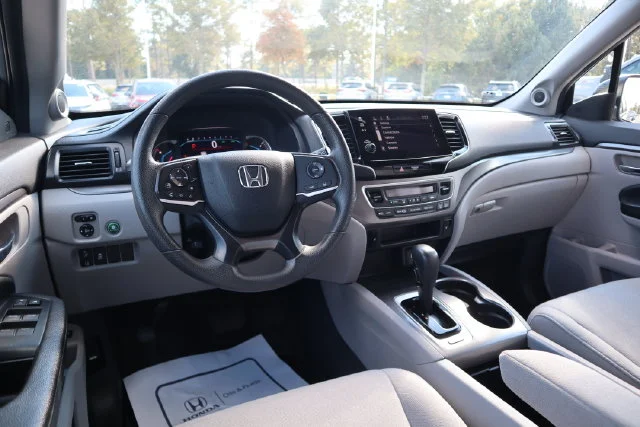 Used 2020 Lunar Silver Metallic Honda EX image 24