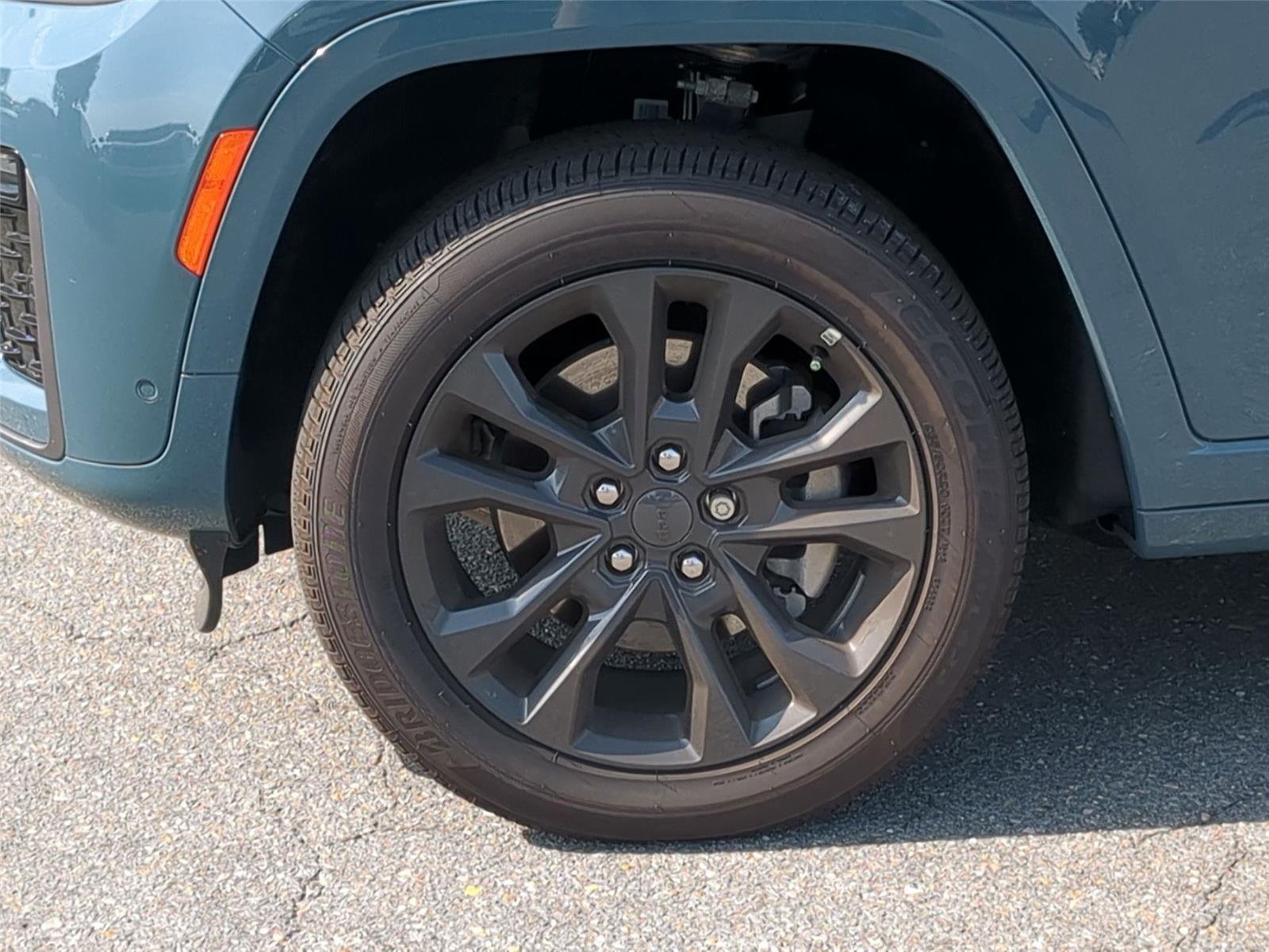 New 2026 Steel Blue Exterior Paint Jeep Limited Reserve image 10