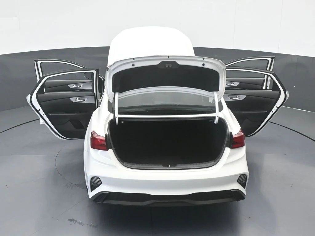 Used 2023 Snow White Pearl Kia LXS image 60