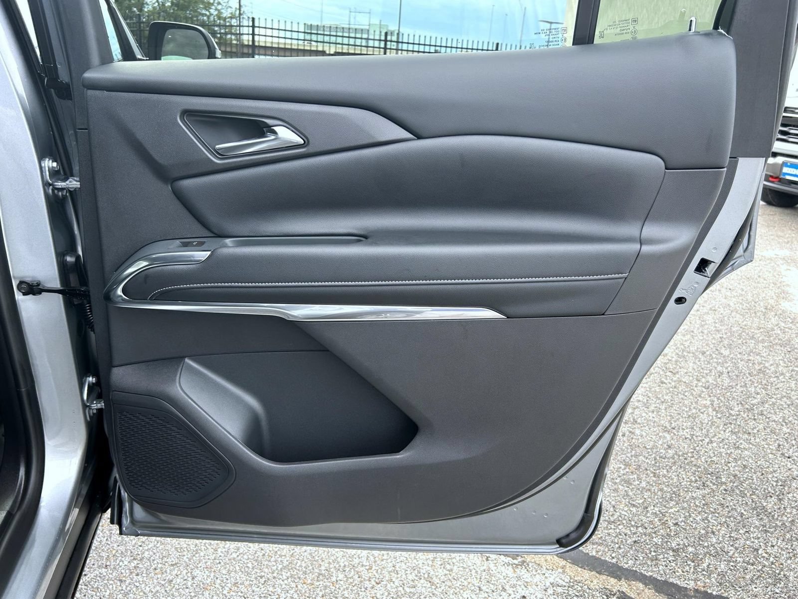 2027 Chevrolet Traverse LT - Photo 18