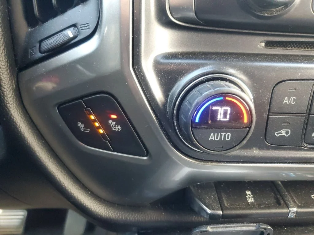 Used 2017 White Chevrolet LT image 19