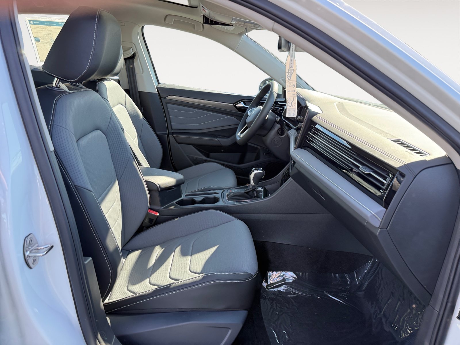 New 2027 Opal White Pearl Volkswagen SEL image 19