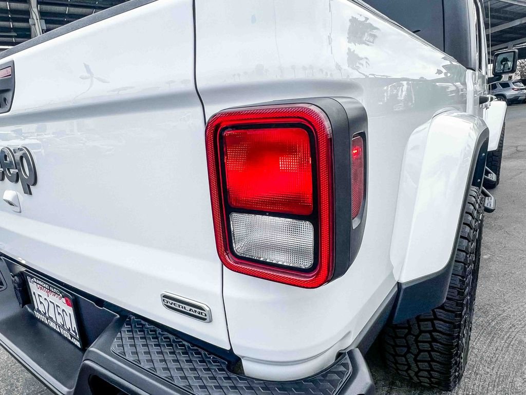 Used 2023 White Jeep Overland image 8