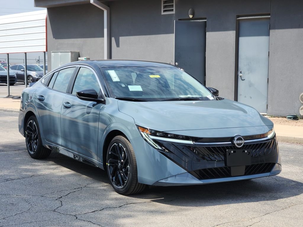 New 2026 Atlantic Gray Metallic / Super Black Two-tone Nissan SR image 3
