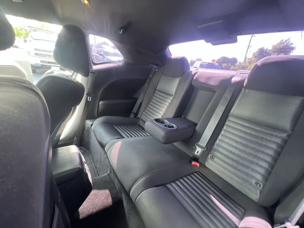 Used 2014 White Dodge SXT image 12