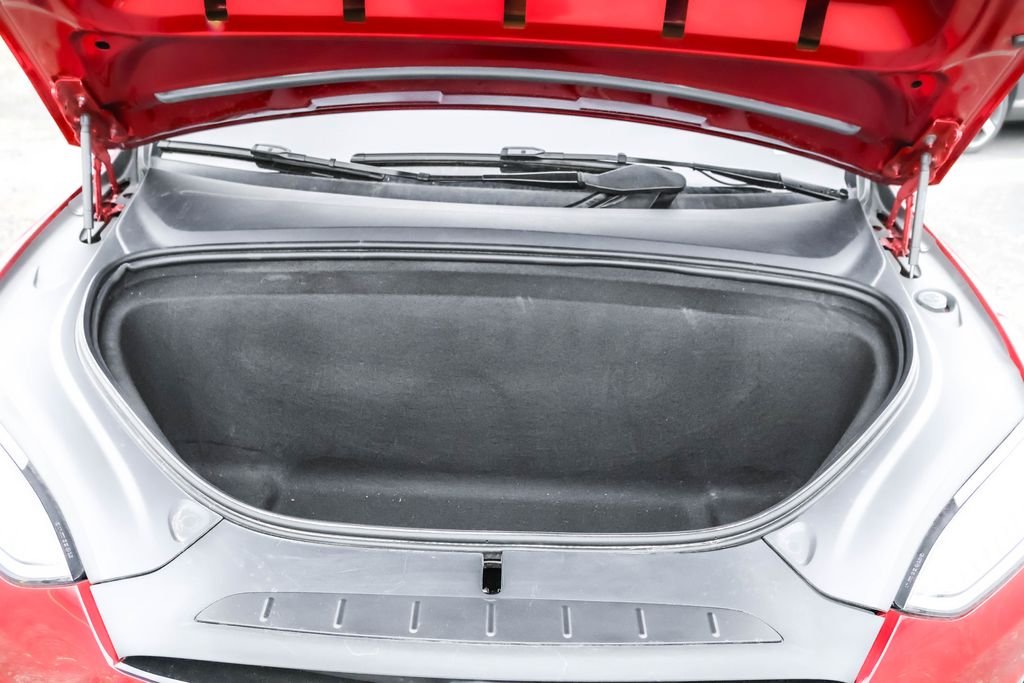 Used 2024  Tesla Base image 30