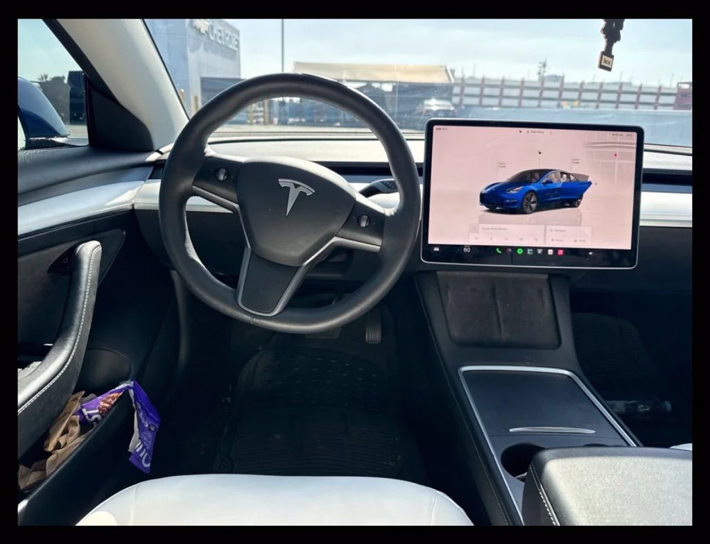 Used 2023  Tesla 4DR RWD image 9