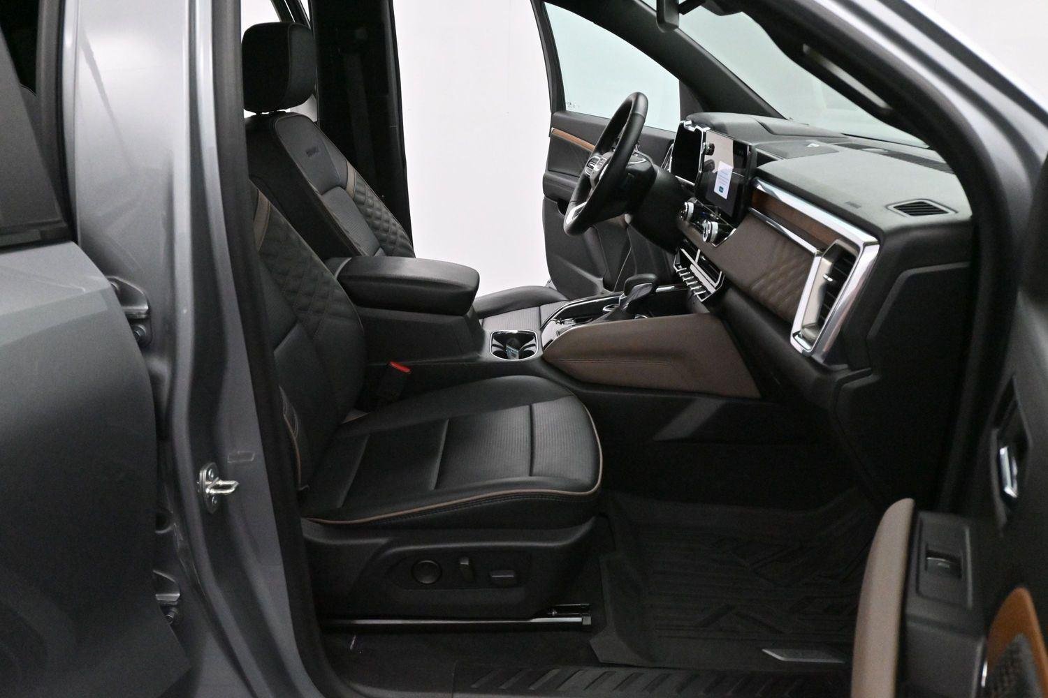 Used 2023 Sterling Metallic GMC Denali image 31