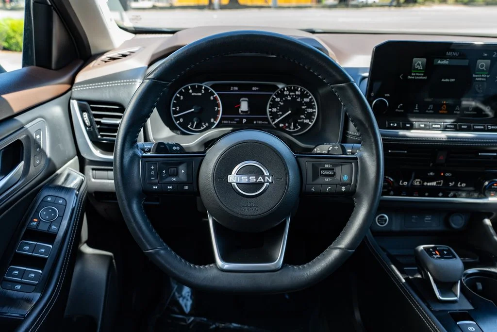 Used 2023 Gray Nissan SL image 13