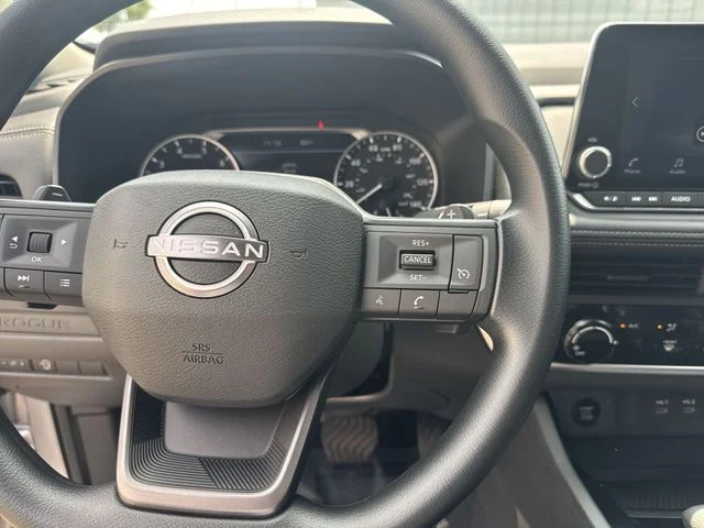 Used 2025 Silver Nissan S image 17