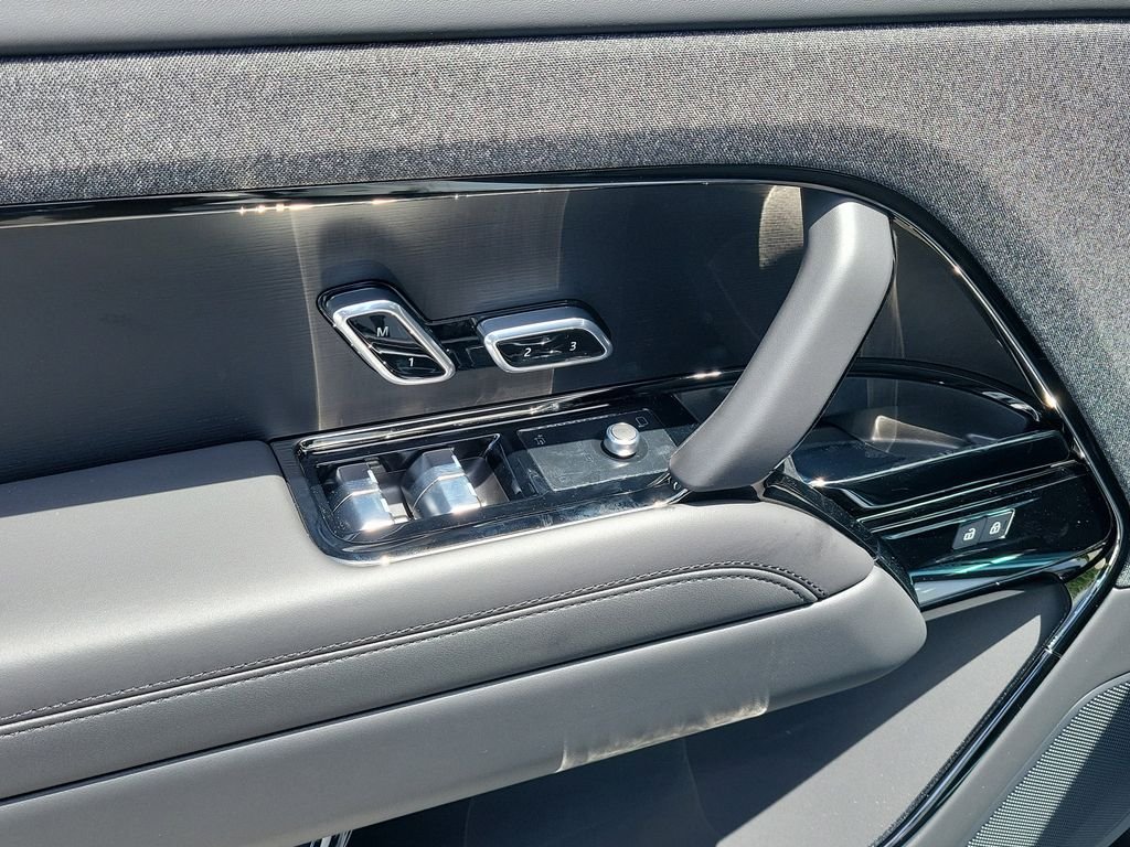 New 2026 Fuji White Land Rover Dynamic SE image 24