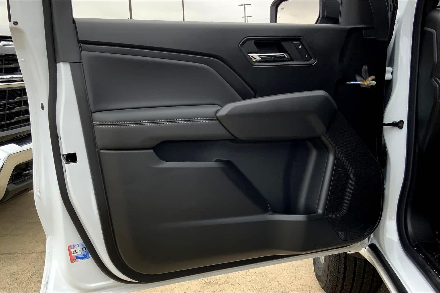 Used 2024 Summit White Chevrolet 2WD LT image 11