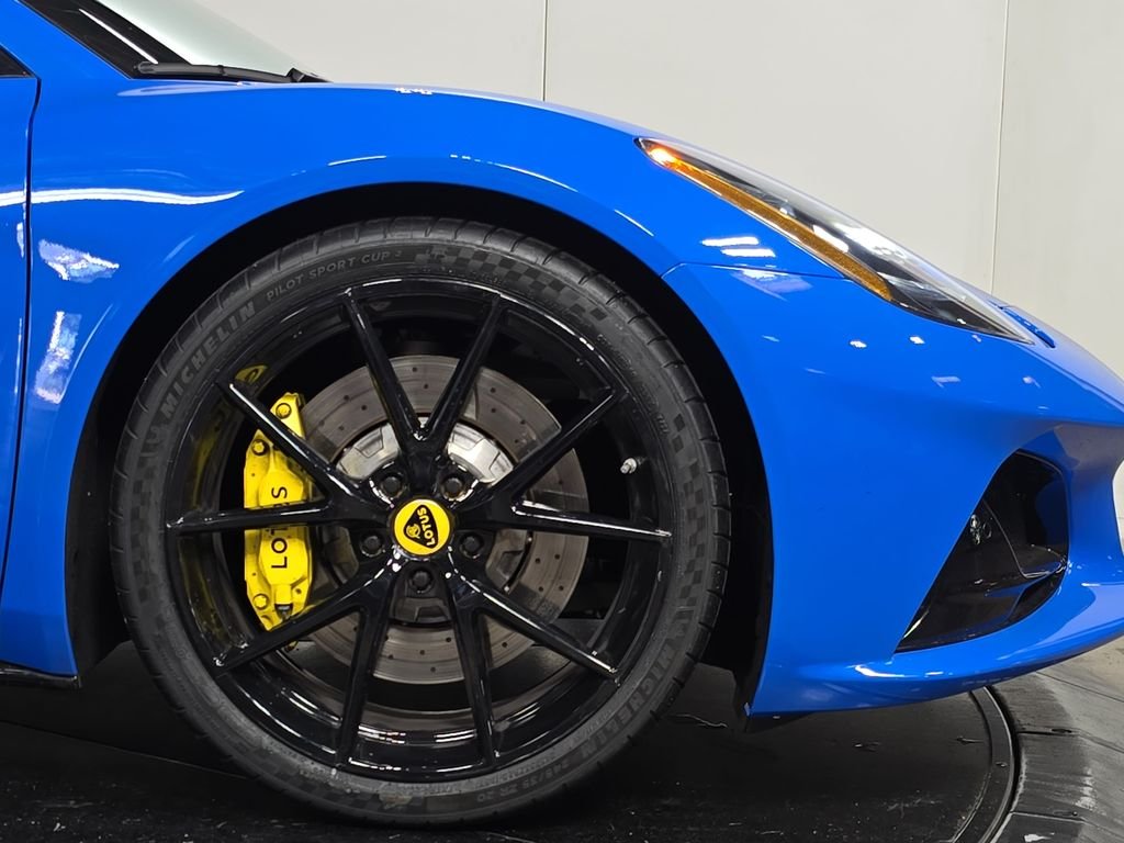 Used 2024  Lotus V6 image 11