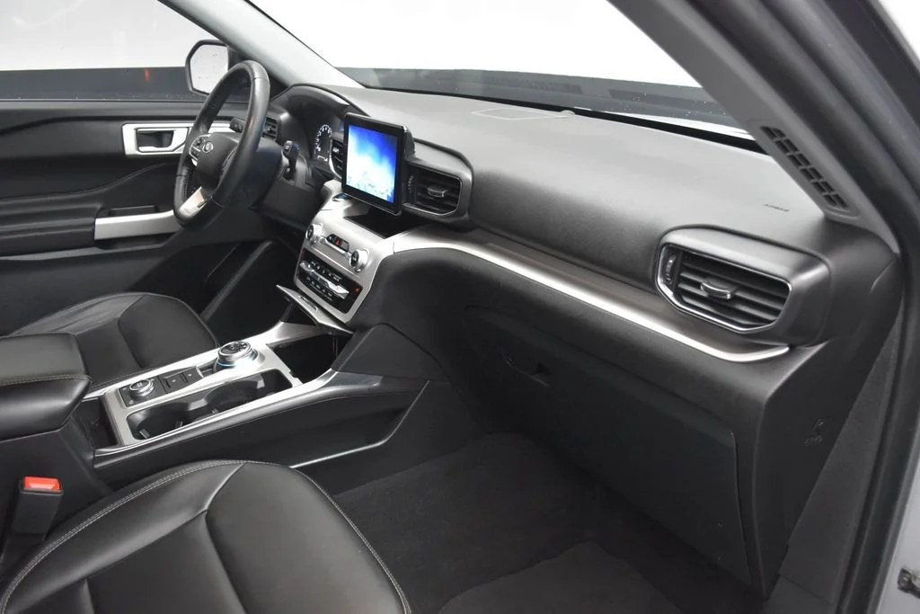 Used 2024 Silver Ford XLT image 28
