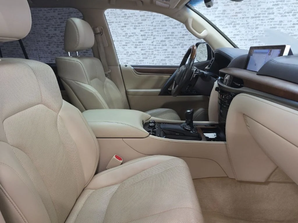 Used 2019 Black Onyx Lexus 570 image 11