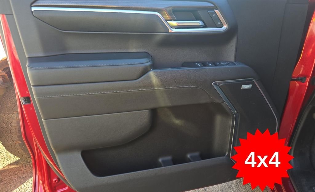 Used 2022 Red Chevrolet RST image 38