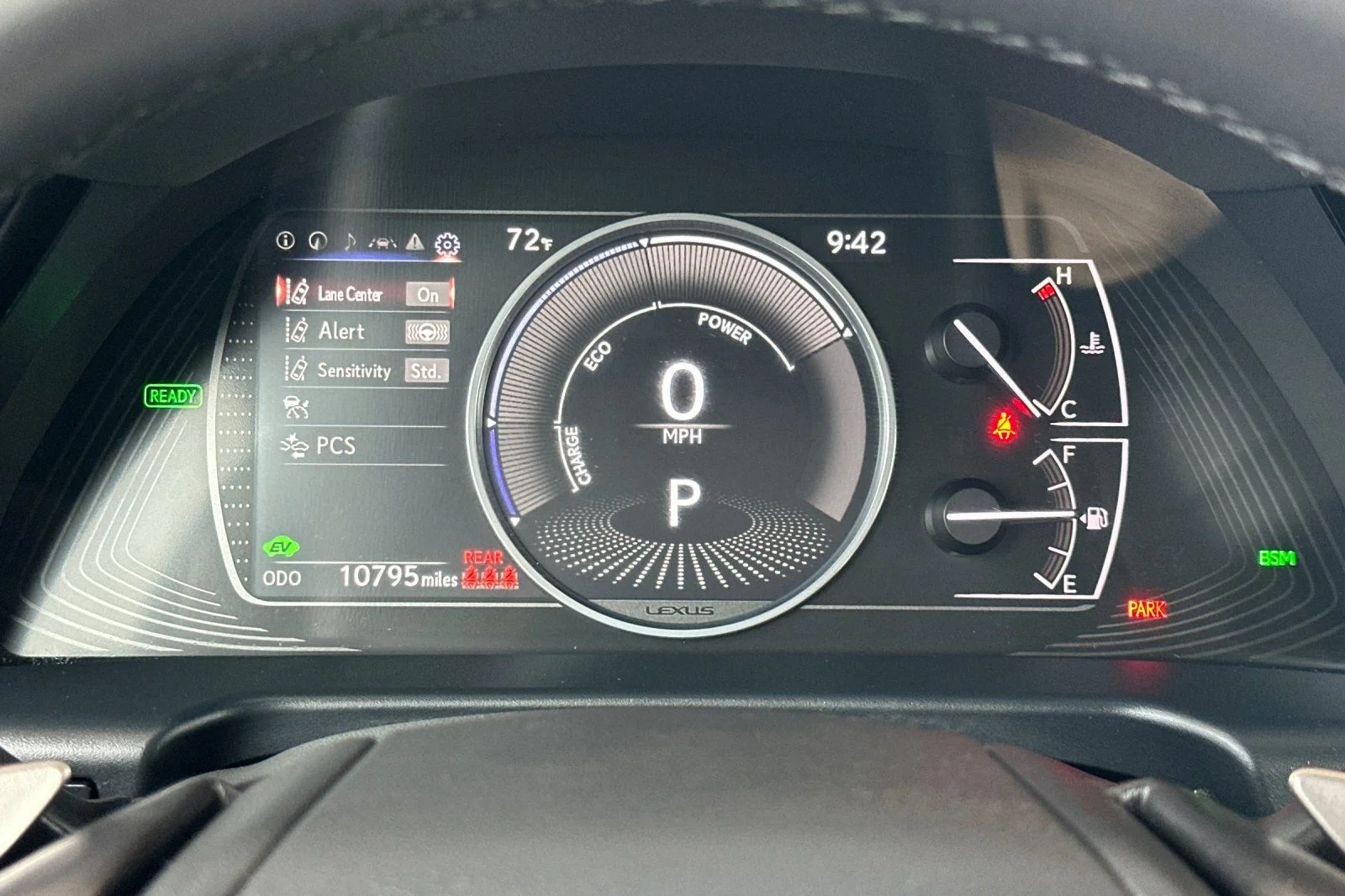 Used 2025 White Pearl Lexus 300h image 19