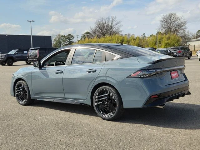 New 2026 Atlantic Gray Metallic / Super Black Two-tone Nissan SR image 3