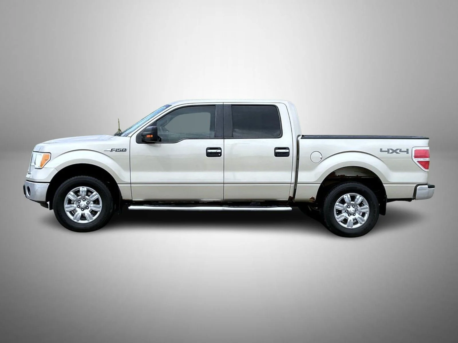 Used 2010 Gold Ford XLT image 8
