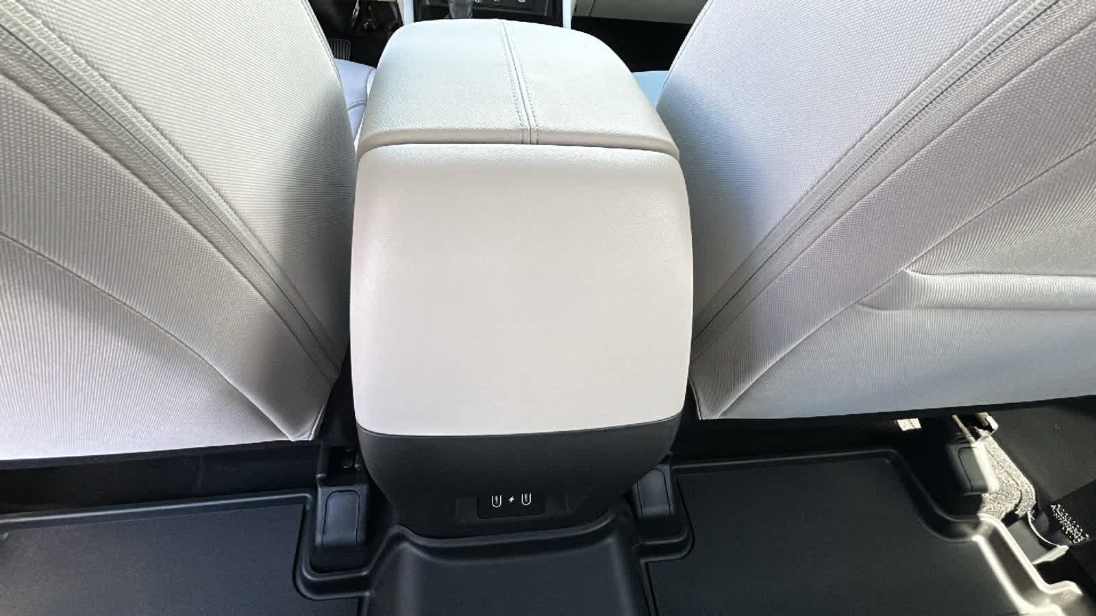 New 2026 Rockwood Green Hyundai SE AWD image 25