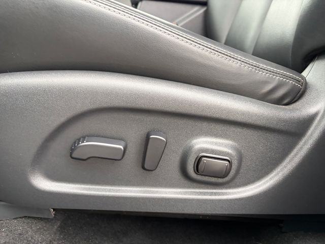 Used 2024  Nissan SV image 29