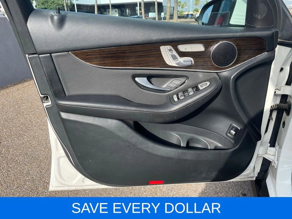 Used 2020  Mercedes-Benz GLC 300 image 13
