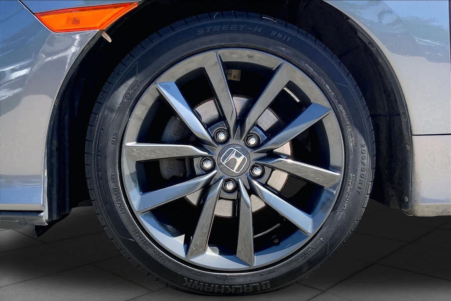 Used 2021 Polished Metal Metallic Honda EX image 11