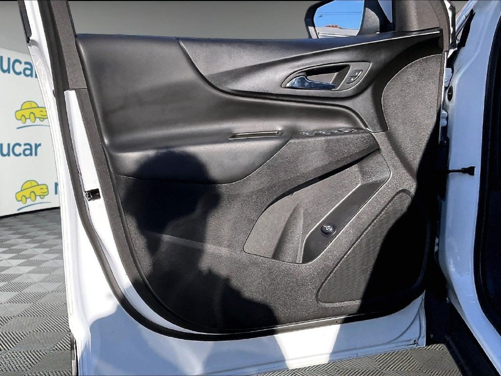 Used 2024 White Chevrolet LT image 9