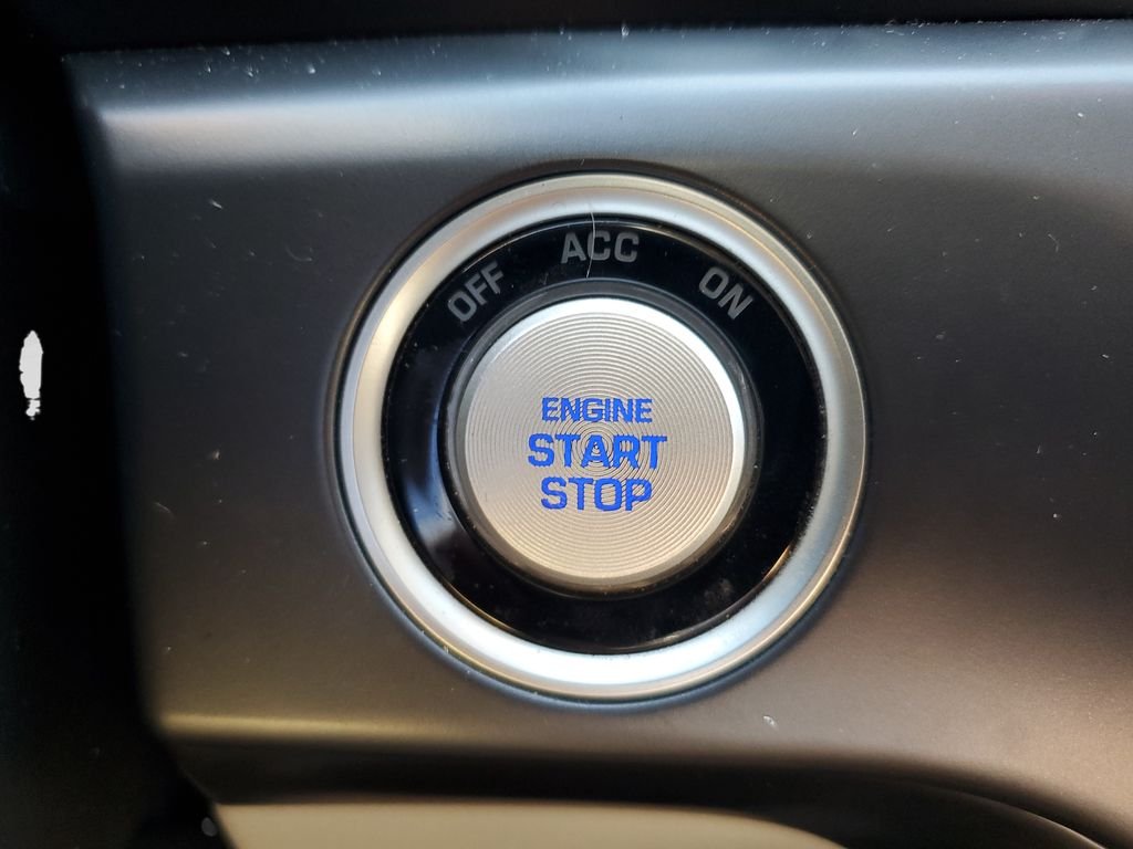 Used 2018 White Hyundai SEL image 26