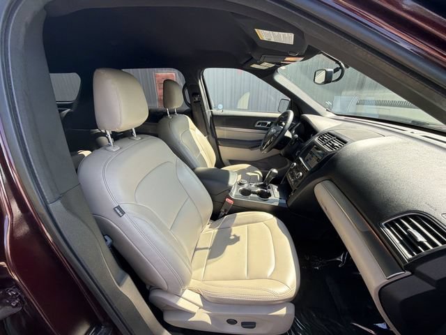 Used 2019 Red Ford XLT image 24