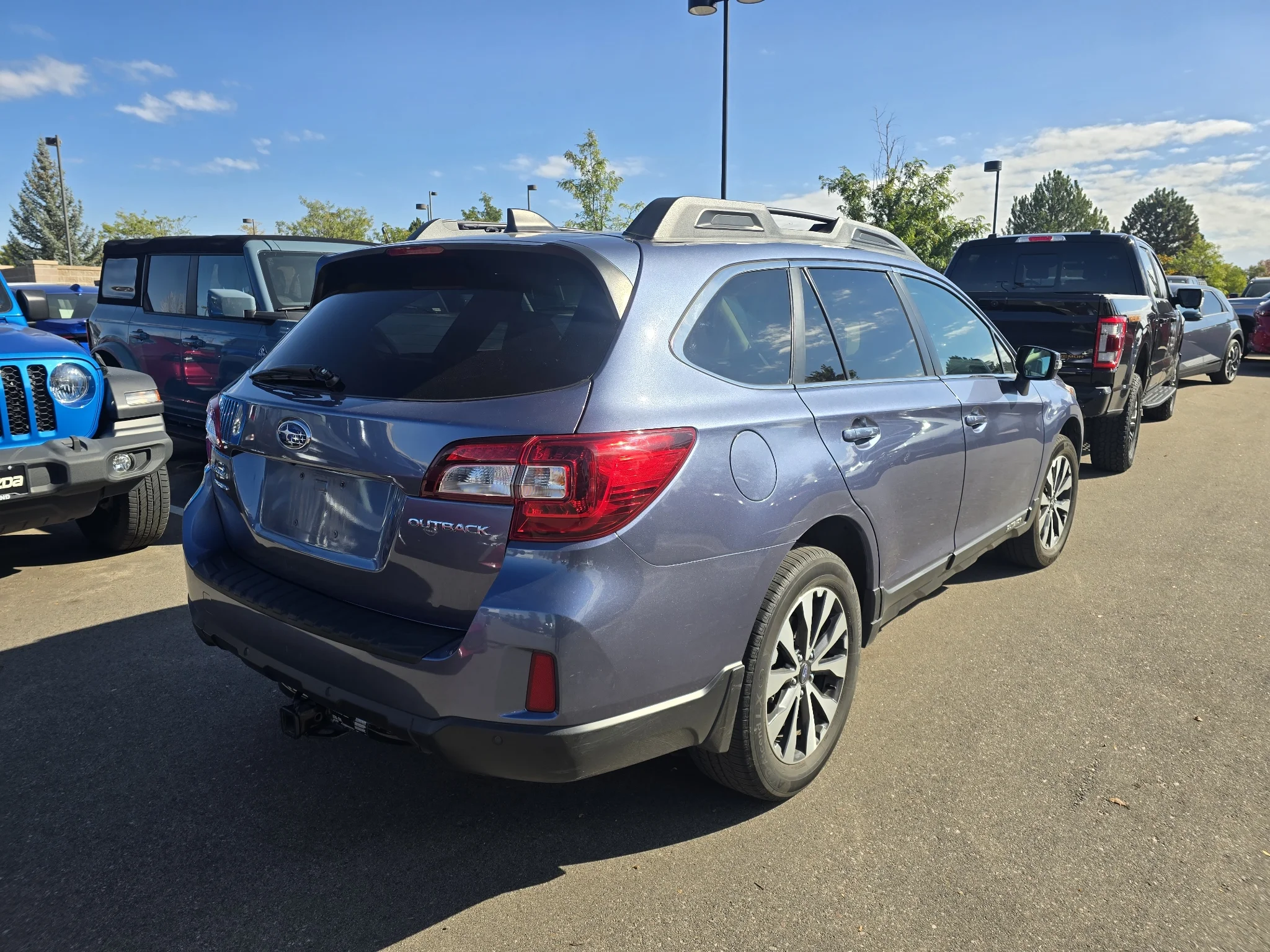 Used 2017 Twilight Blue Metallic Subaru Limited image 5