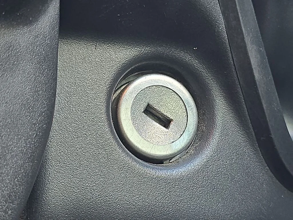 Used 2016 Gray Ford XLT image 17