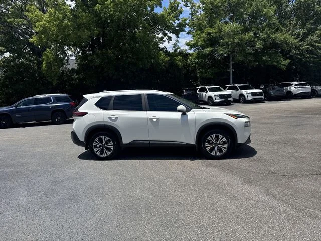 Used 2023 White Nissan SV image 4