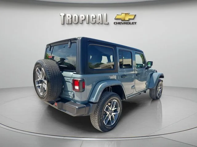 Used 2024 Gray Jeep Sport S image 5