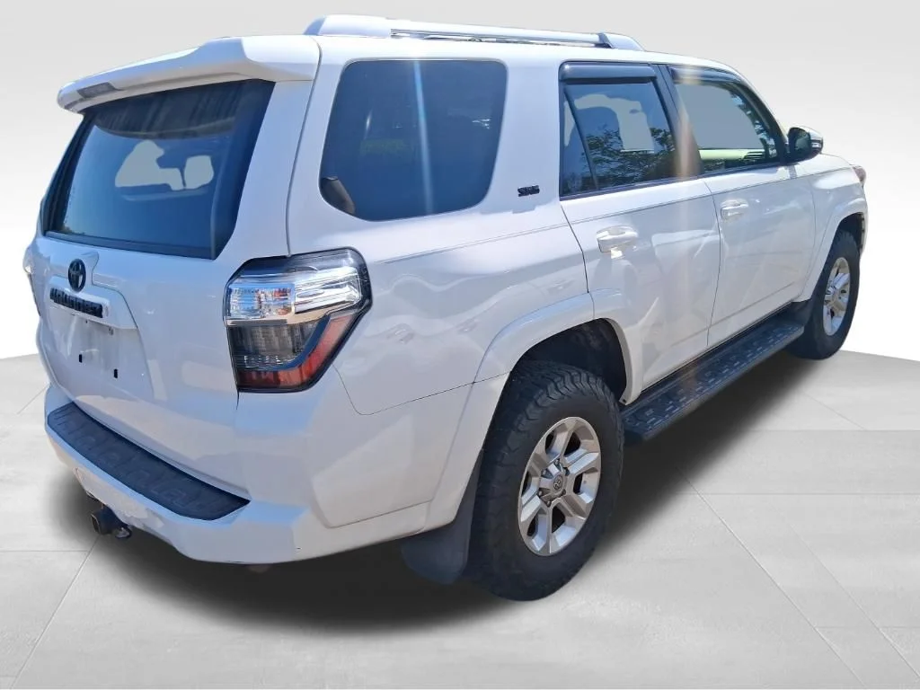 Used 2018 White Toyota SR5 Premium image 5