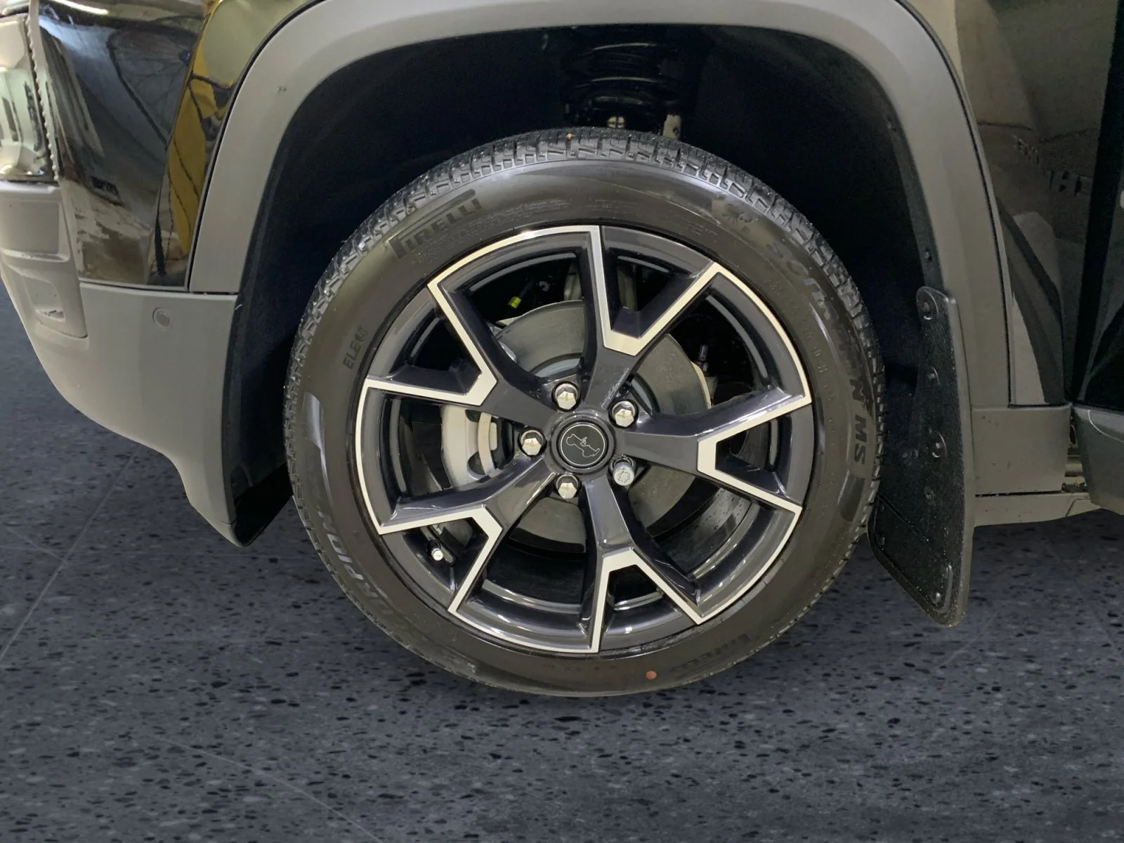 New 2026 Diamond Black Crystal Pearl Jeep Overland image 9