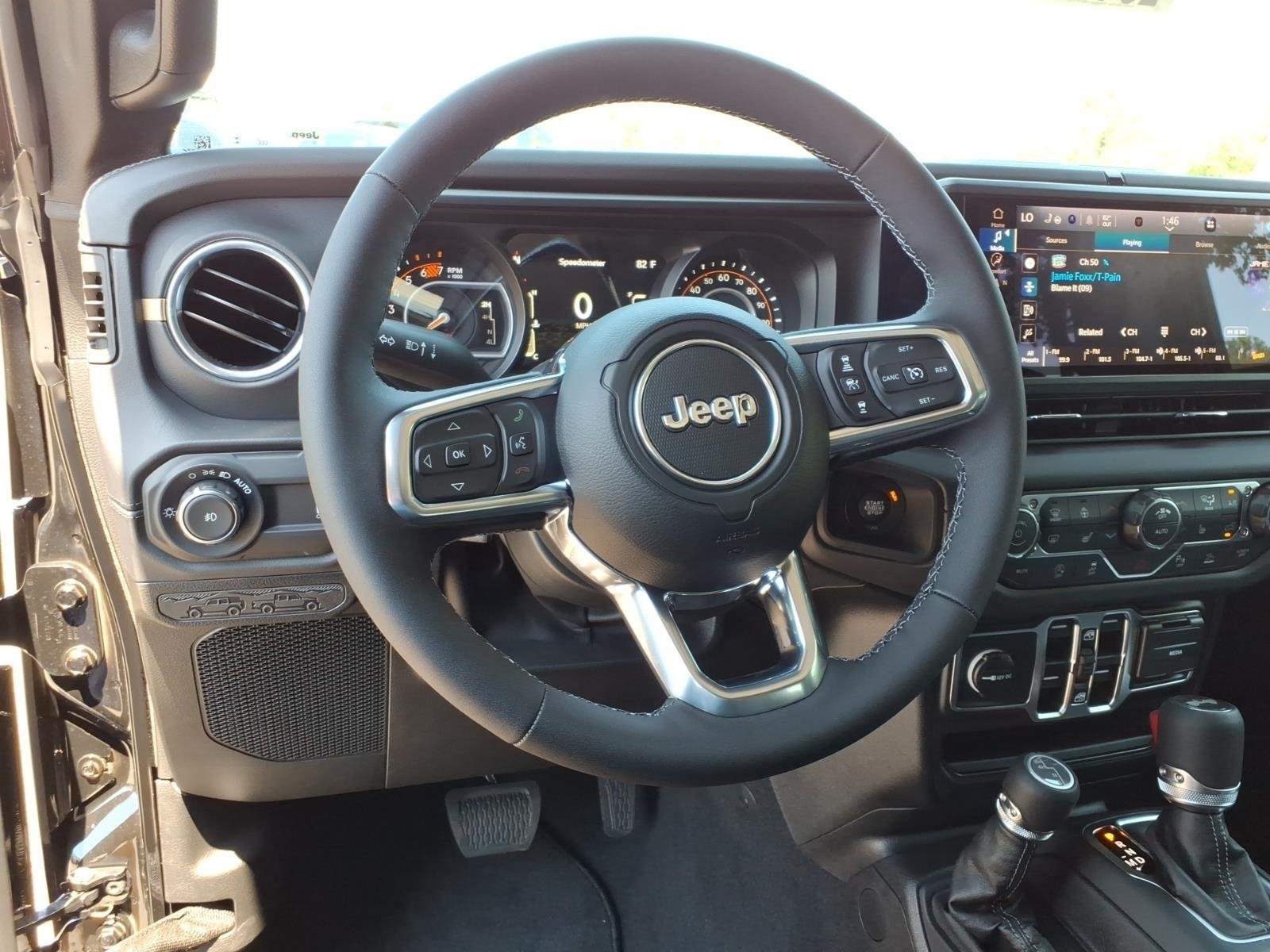 New 2026 Black Clear-Coat Exterior Paint Jeep Sahara image 18