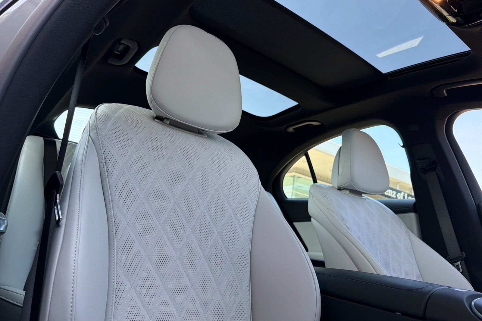 New 2026 MANUFAKTUR Alpine Grey Mercedes-Benz E 350 image 3
